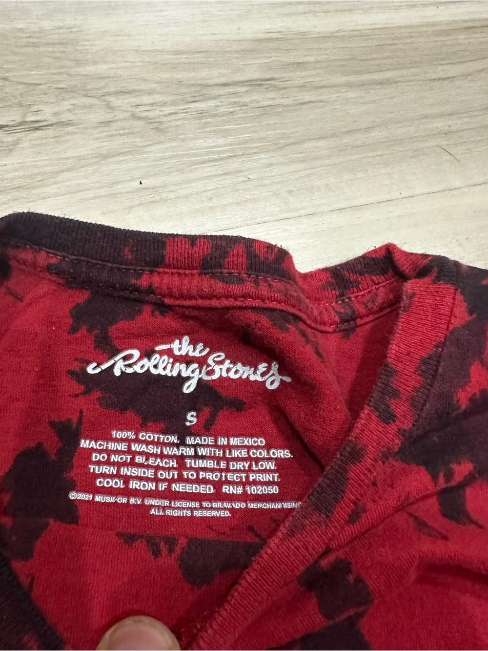 Rolling Stones Tongue Logo T Shirt Women’s Small Red Black Tie Dye band tee